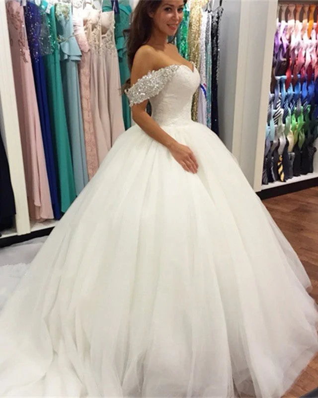 Sexy Off Shoulder Ruched Sweetheart Chapel Train Wedding Dresses Ball Gowns Lace Appliques Boho Wedding Gown